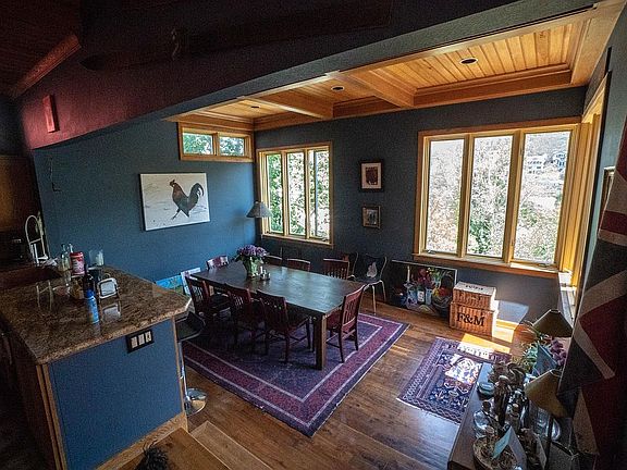 4th image of 208 Woodside Ave