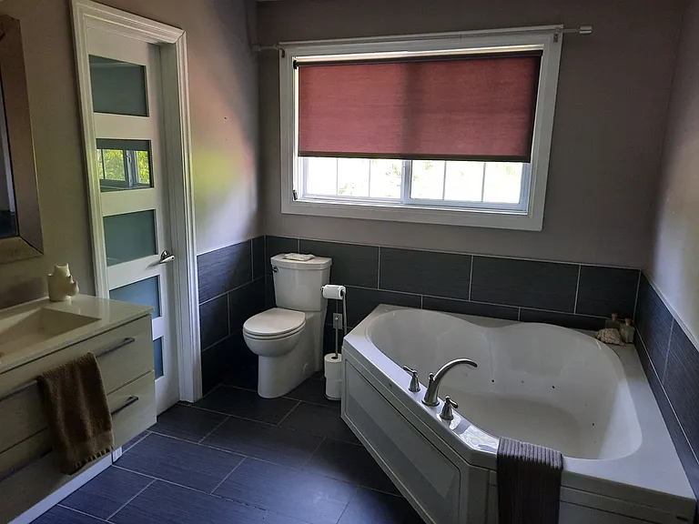 62 Eugenia St — Photo 28