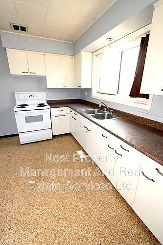 596 Central St E #1 Photo 1 596 Central St E #1 Photo 1