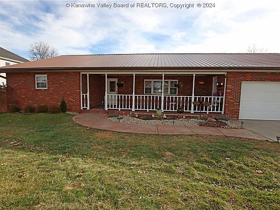 4th image of 2009 E Highland Dr
