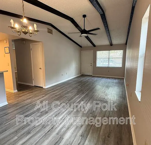 1640 Crystal Park Cir — Photo 2