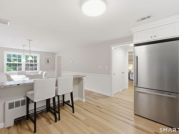 5th image of 182 Vernon Street West