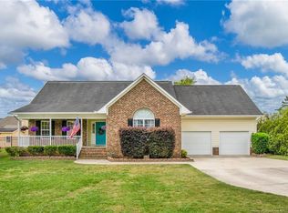 2749 Millmann Rd, Fayetteville, NC 28304