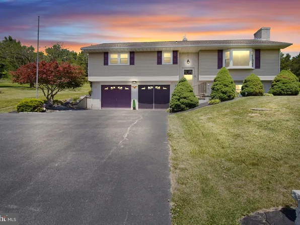 5 Forrys Ct, Lewisberry, PA 17339