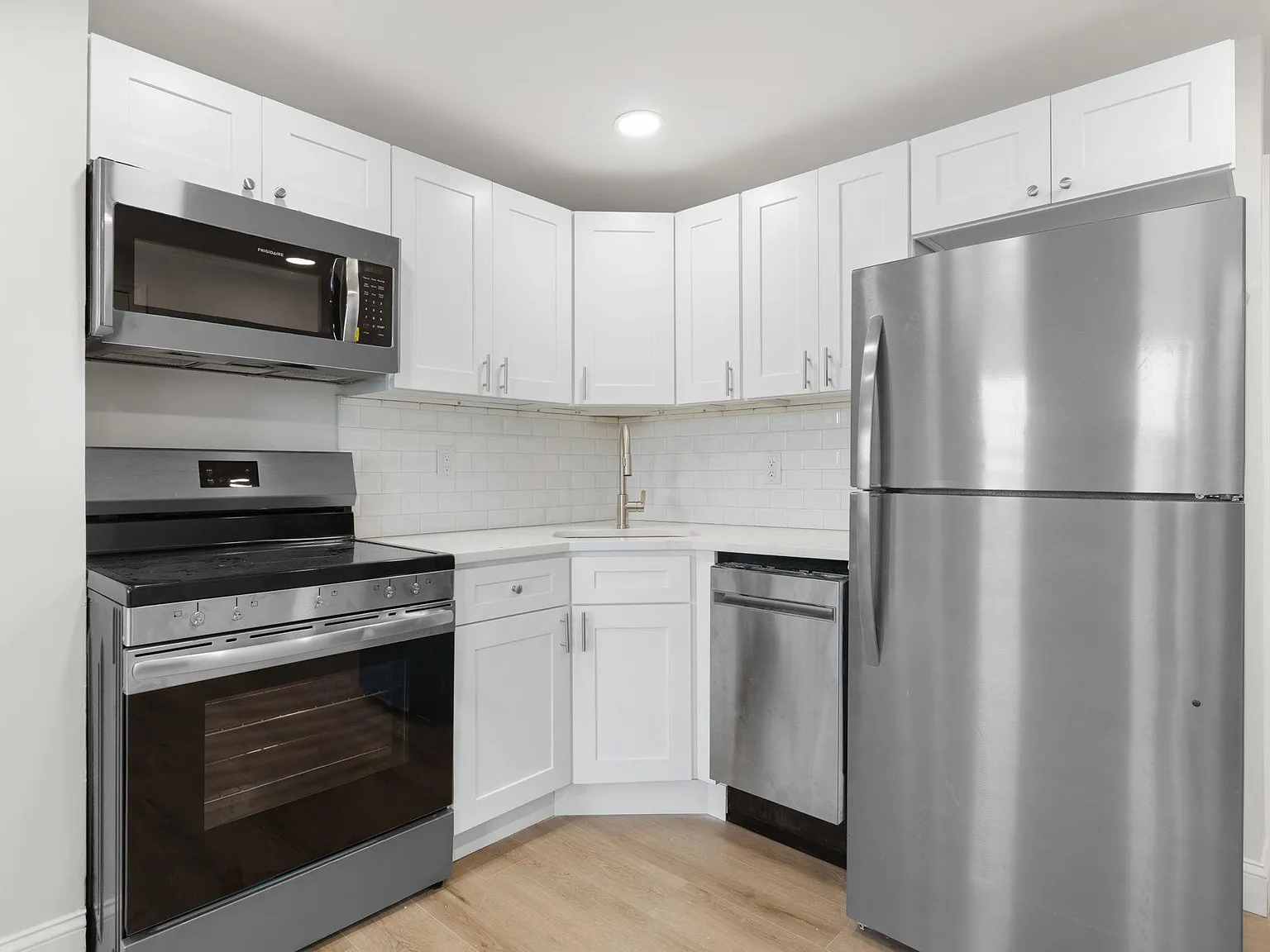 3 bed, 1.0 bath, $2,300 — Photo 2