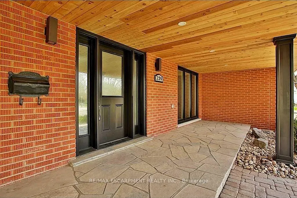 4 bed, $5,500 — Photo 2