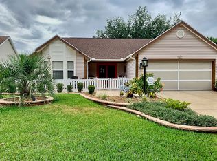 932 Ramos Dr, The Villages, FL 32159