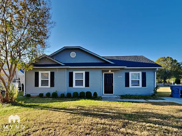 2241 Thornfield Rd, Charlotte, NC 28217