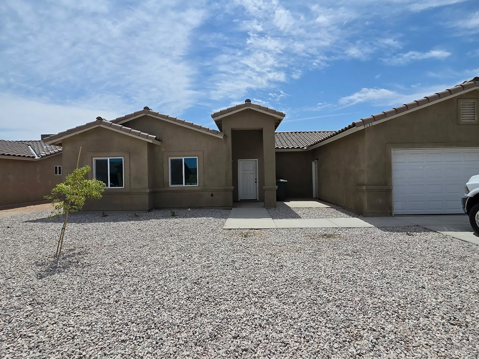 5 bed, 2024 sqft, $2,450 — Photo 1