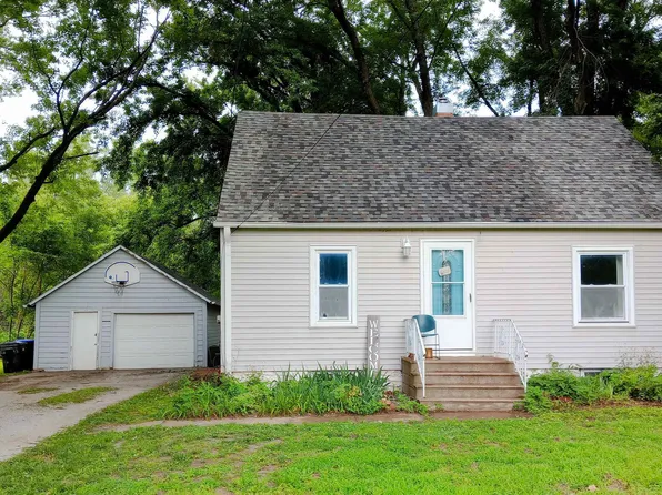 220 NE Lyman Rd, Topeka, KS 66608