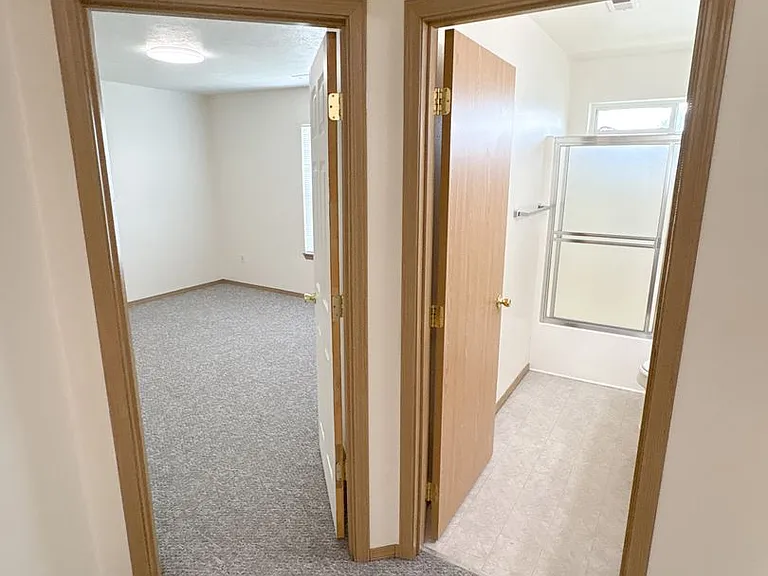 2 bed, 2.5 bath, 1350 sqft, $1,325 — Photo 20