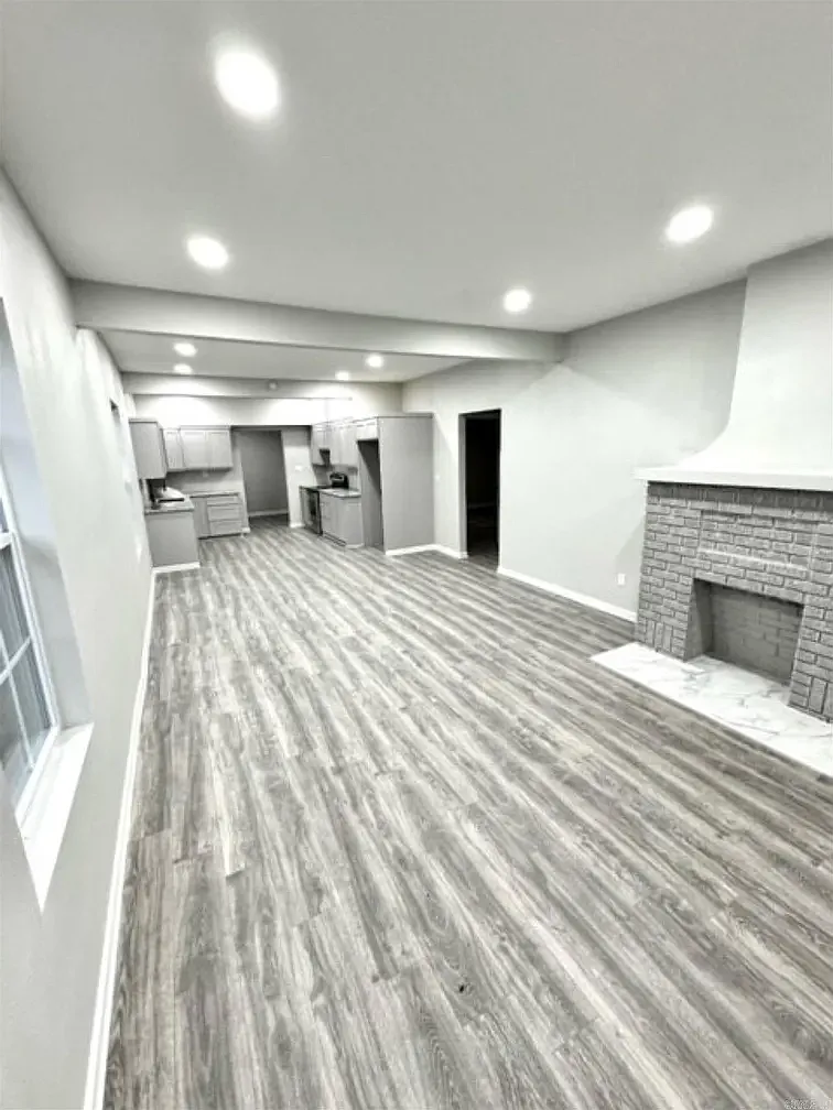 2 bed, 1025 sqft, $1,350 — Photo 2