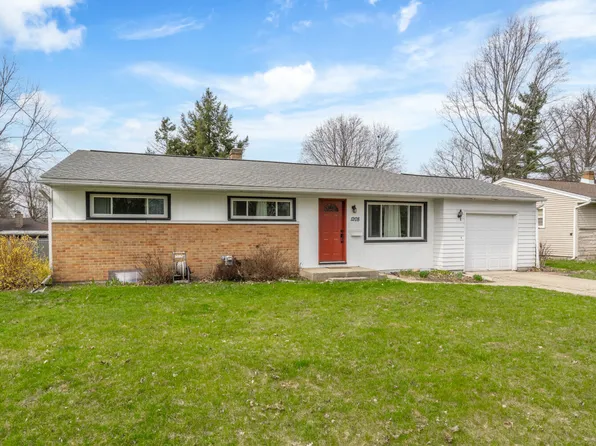 1208 Eldridge Dr, Kalamazoo, MI 49006