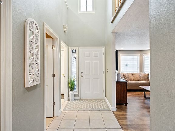 5th image of 18411 SE 36th Cir