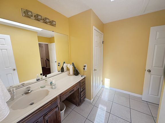 5th image of 107 Bonhill Dr #5