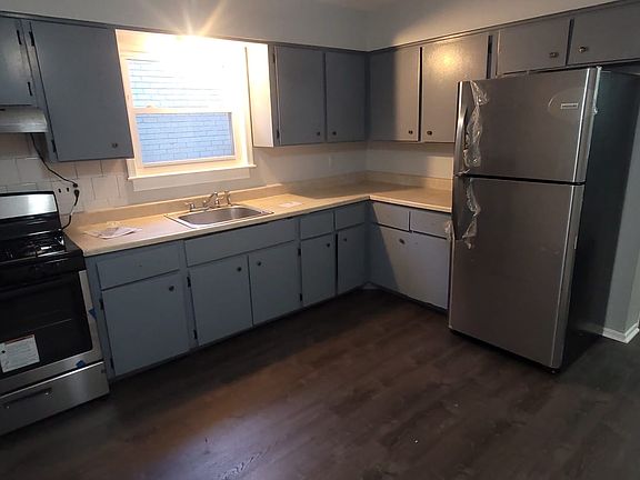 2nd image of 50 Stratford Pl