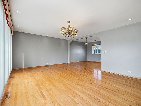 4th image of 5140 Lee St