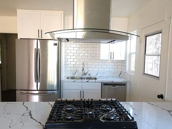 4th image of 3213 Idlewild Way