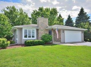 1209 E Maclean Rd, Elkhorn, WI 53121