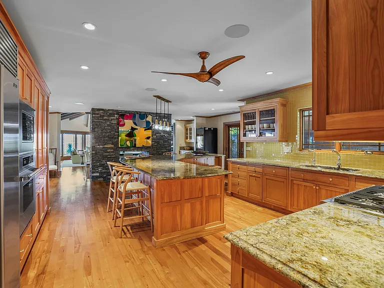 90 Lighthouse Dr — Photo 12