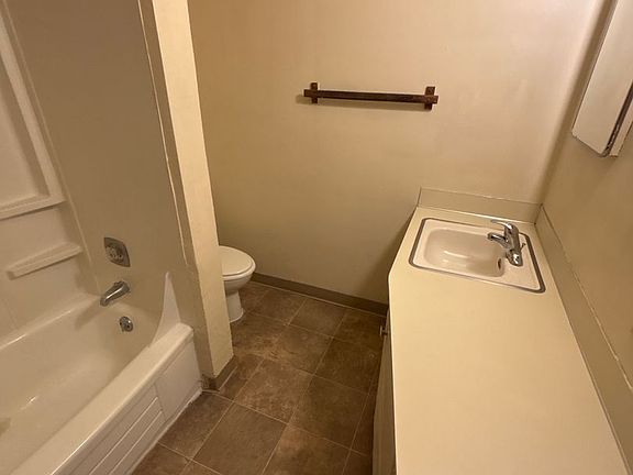 5th image of 1647 Mill St APT 3