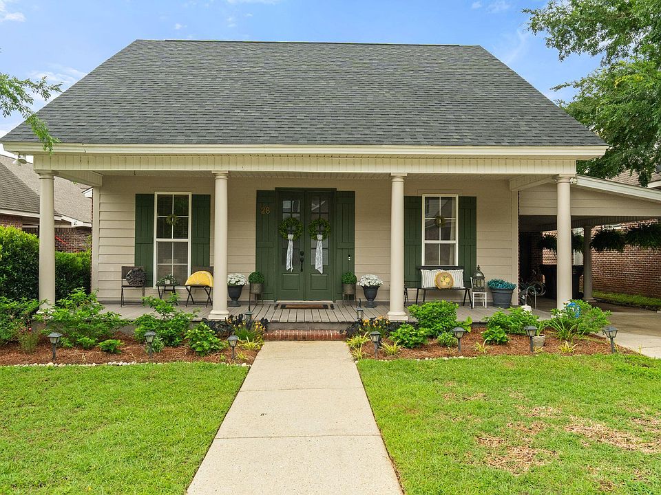 1st image of 28 Bridgefield Ct