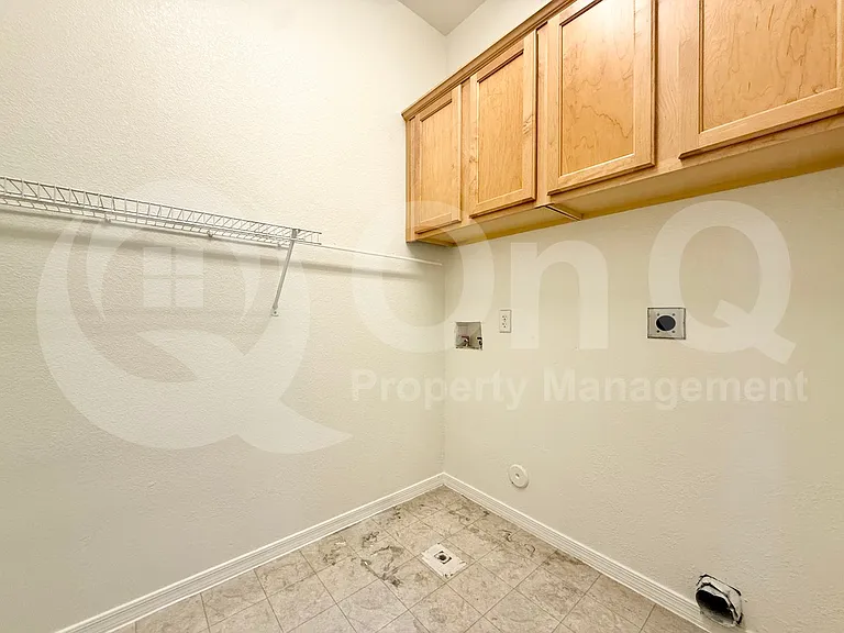 5310 E Hilton Ave — Photo 25