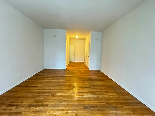 Rented by KNOCKKNOCK LLC | media 10