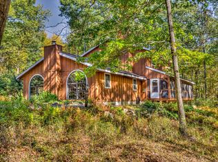 6520 Paradise Valley Rd, Cresco, PA 18326