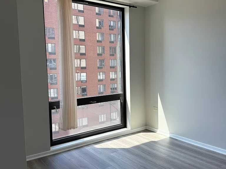 1 E 8th St #406 — Photo 6