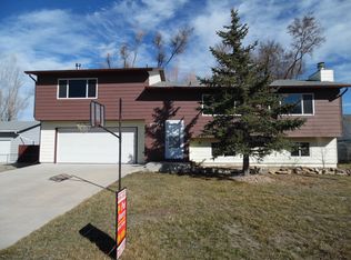1004 Liberty Ln, Gillette, WY 82716