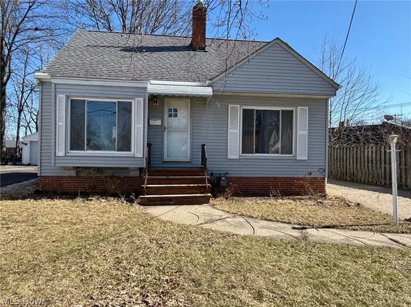 32540 Willowick Dr, Willowick, OH 44095