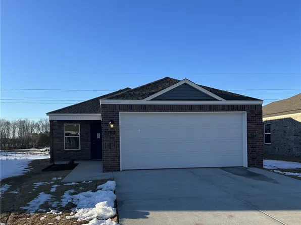3182 Wolf Creek St, Springdale, AR 72764