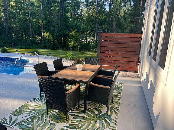 3rd image of 119 Dolphin Way