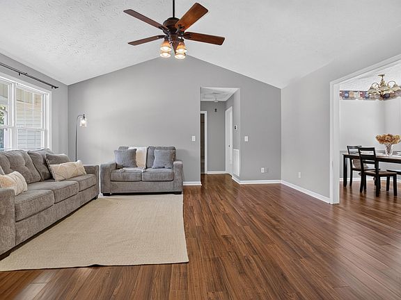 3rd image of 238 Jones St