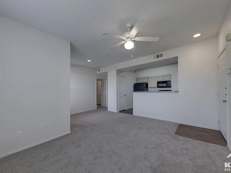 La Crosse Apartments — Photo 33