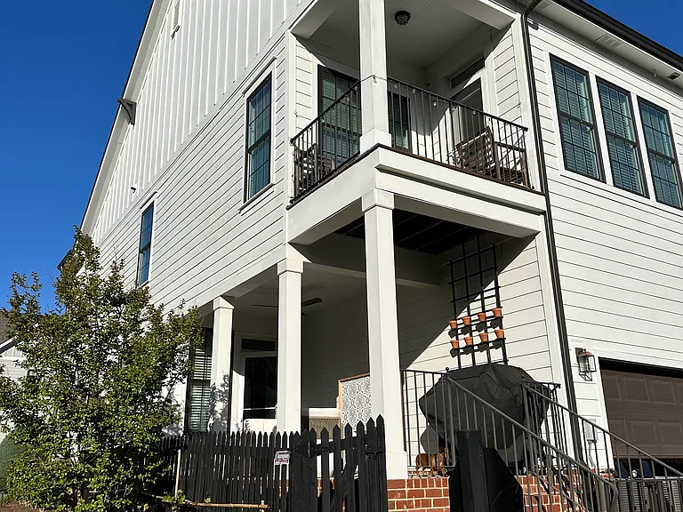 Mint Ave — Photo 2