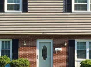 7 Rendon Dr, Hampton, VA 23666