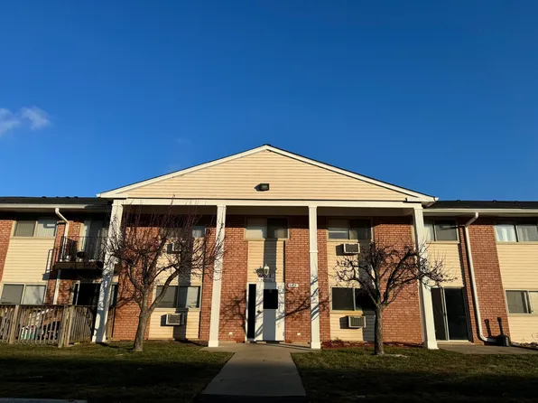 685 E Fullerton Ave APT 103, Glendale Heights, IL 60139