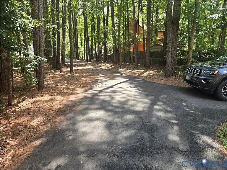 10404 Tamworth Rd — Photo 4