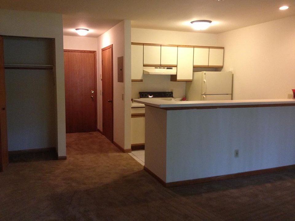 Spacious studio offer full kitchens, huge bathrooms and priv