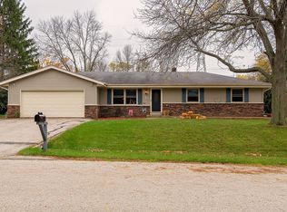 S78W17707 Canfield Dr, Muskego, WI 53150