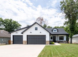 5669 S Cloverdale Lane, Battlefield, MO 65619