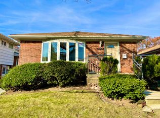 22407 76th Rd, Oakland Gardens, NY 11364