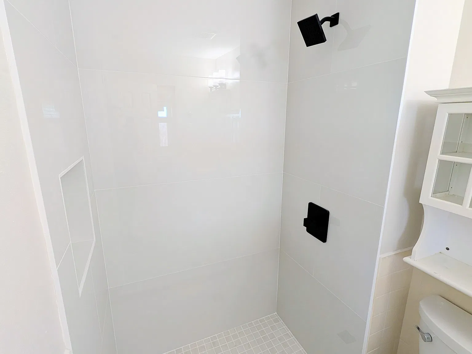 726 Renner Ave — Photo 2