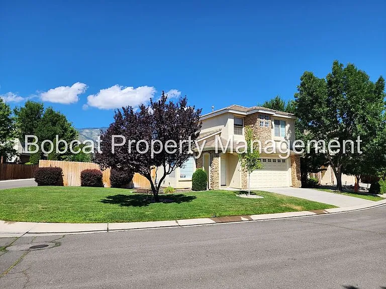 1240 Flintwood Dr — Photo 2