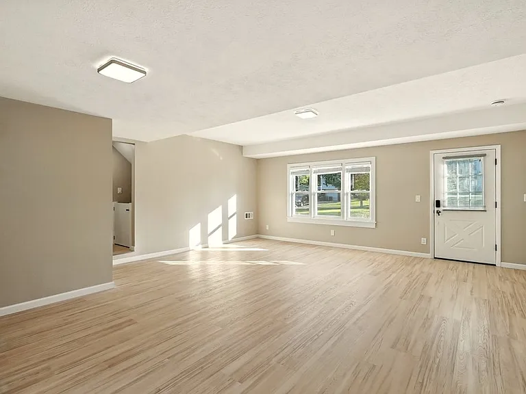 2380 Croydon Rd — Photo 8