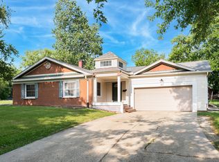 42 Circle Dr E, Montgomery, IL 60538