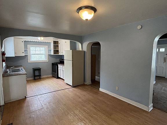 3rd image of 301 S Francis Ave