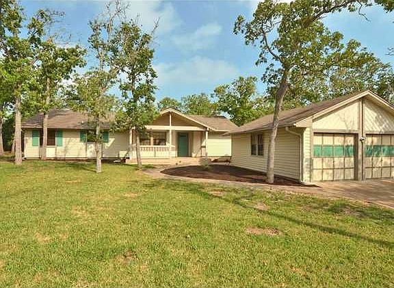 2nd image of 122 Live Oak Dr